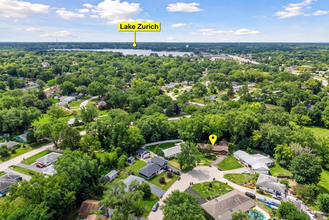 10 Hollycourt Terrace, Lake Zurich, IL 60047