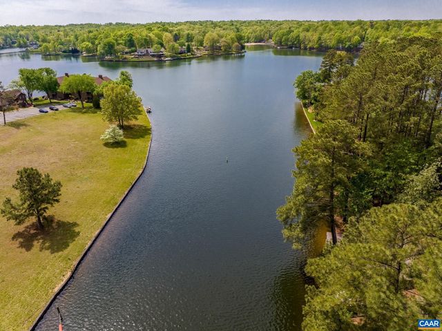 942 JEFFERSON DR, Palmyra, VA 22963