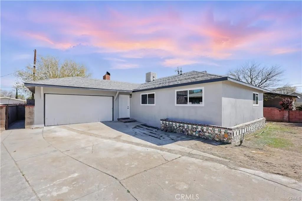 521 W Avenue J5, Lancaster, CA 93534