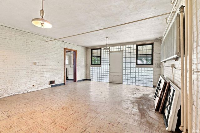 11000 Old State Road, Evansville, IN 47711