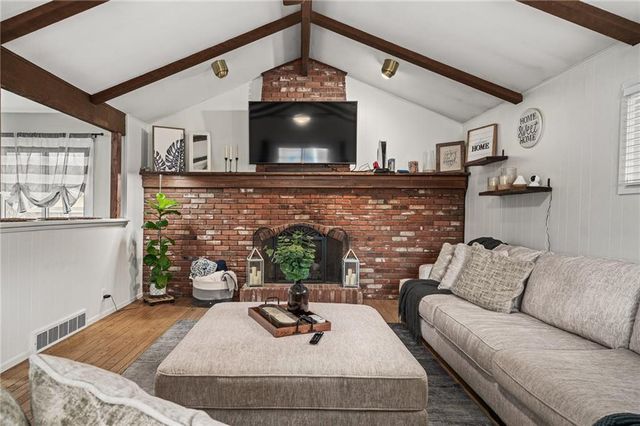 8329 WILLOW Way, Raytown, MO 64138