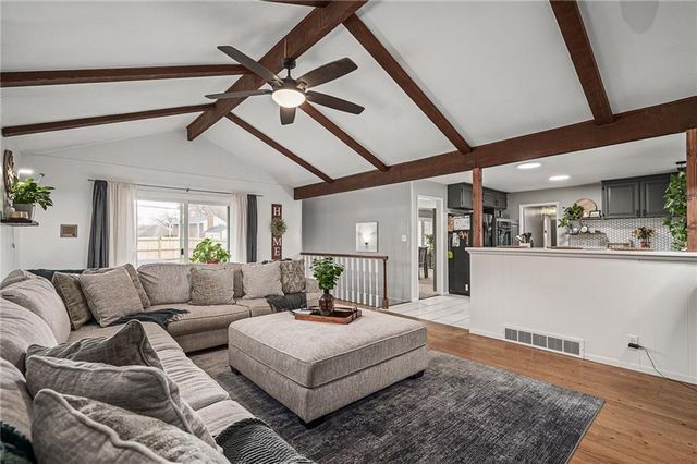 8329 WILLOW Way, Raytown, MO 64138