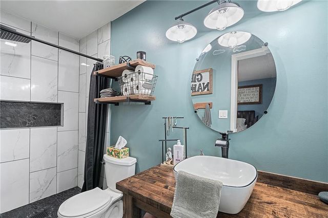 8329 WILLOW Way, Raytown, MO 64138