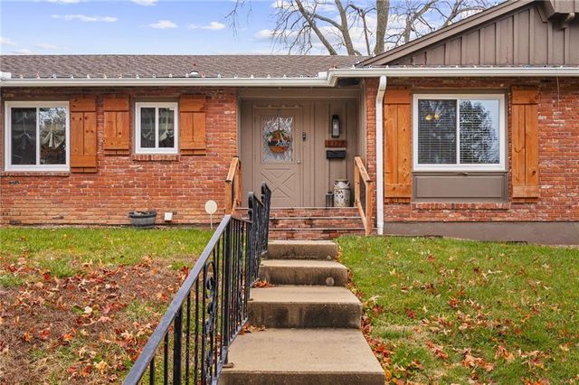 8329 WILLOW Way, Raytown, MO 64138