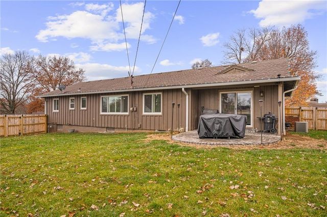 8329 WILLOW Way, Raytown, MO 64138