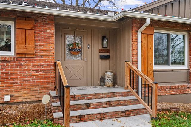 8329 WILLOW Way, Raytown, MO 64138