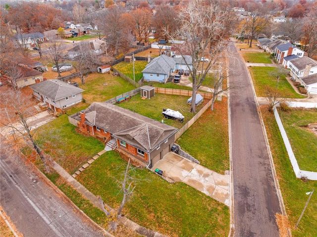 8329 WILLOW Way, Raytown, MO 64138