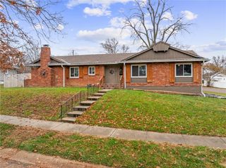 8329 WILLOW Way, Raytown, MO 64138