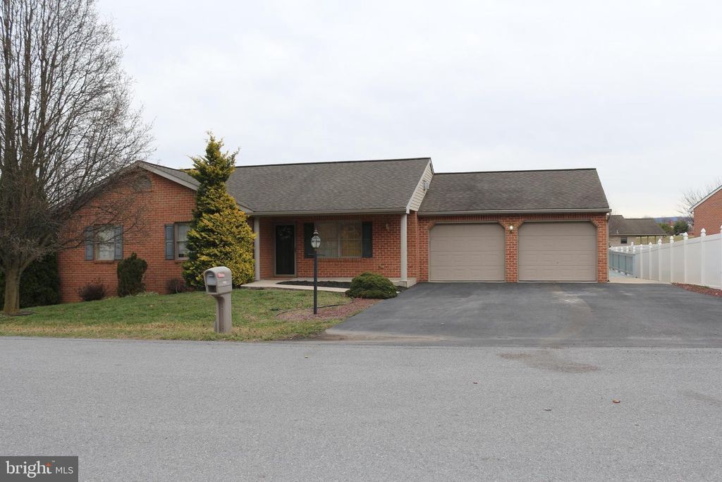 235 MONTCLAIR CT, Hagerstown, MD 21742