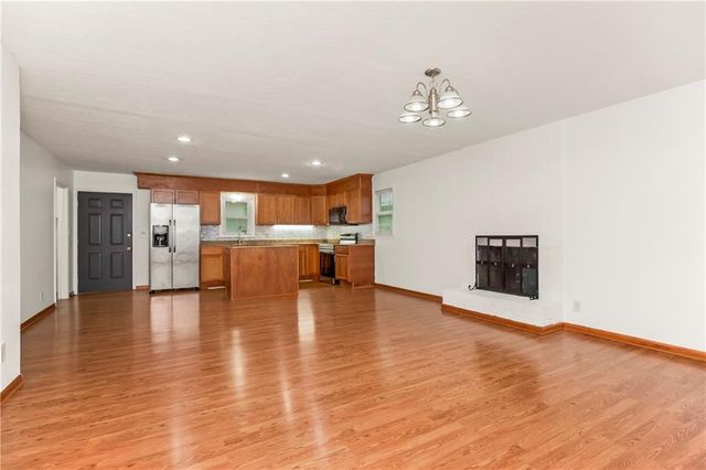 8226 McGee Street, Kansas City, MO 64114