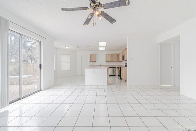 11015 Kimes Park Dr, San Antonio, TX 78249