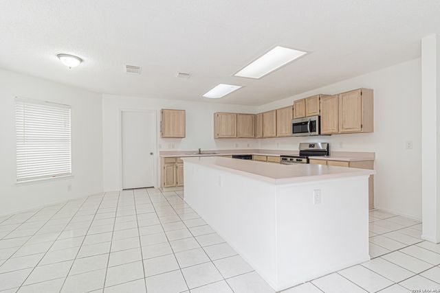 11015 Kimes Park Dr, San Antonio, TX 78249