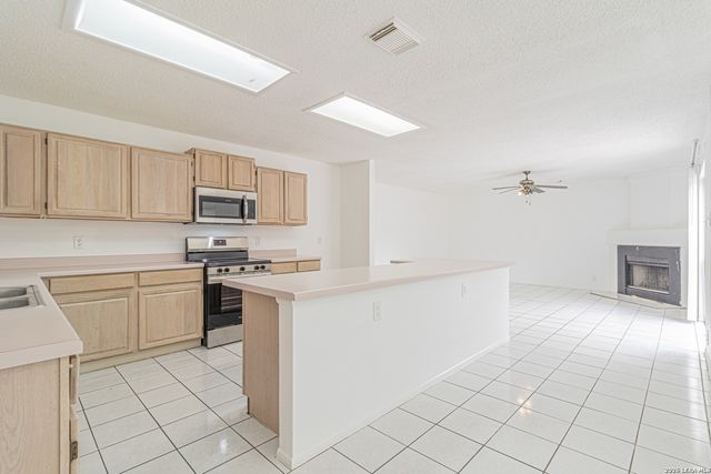 11015 Kimes Park Dr, San Antonio, TX 78249