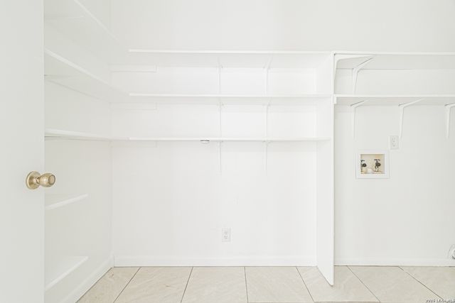 11015 Kimes Park Dr, San Antonio, TX 78249