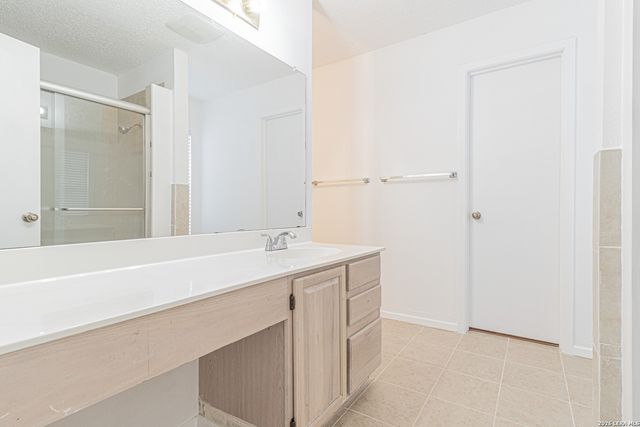 11015 Kimes Park Dr, San Antonio, TX 78249