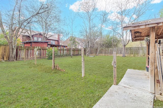 11015 Kimes Park Dr, San Antonio, TX 78249