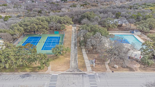 11015 Kimes Park Dr, San Antonio, TX 78249