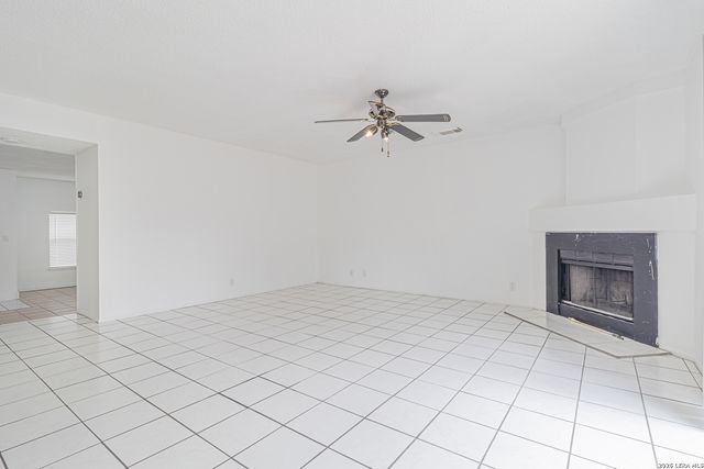 11015 Kimes Park Dr, San Antonio, TX 78249