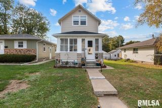 2427 32ND Street, Moline, IL 61265