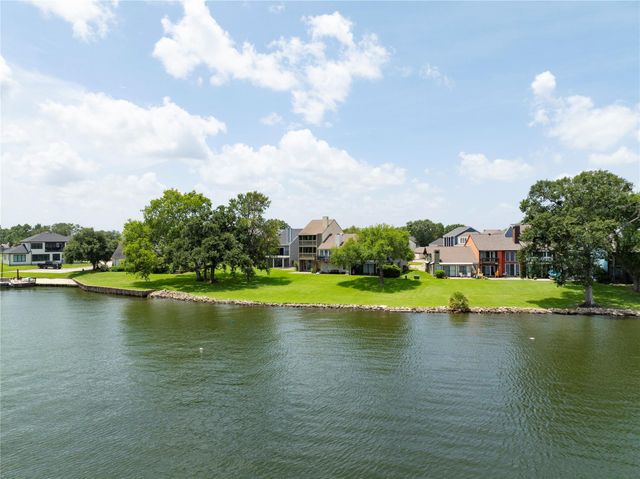 1436 Bowsprit Point, Willis, TX 77318