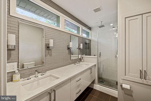 8111 WHITES FORD WAY, Potomac, MD 20854