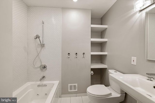 8111 WHITES FORD WAY, Potomac, MD 20854
