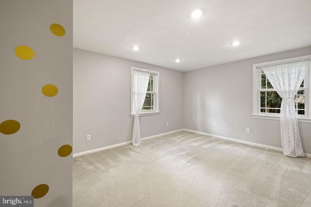 8111 WHITES FORD WAY, Potomac, MD 20854