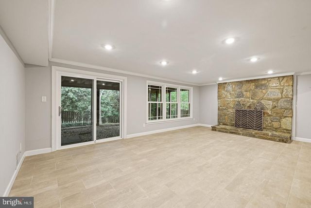 8111 WHITES FORD WAY, Potomac, MD 20854