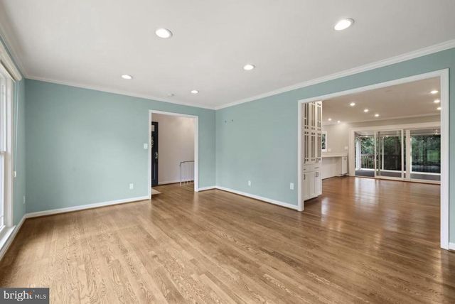 8111 WHITES FORD WAY, Potomac, MD 20854