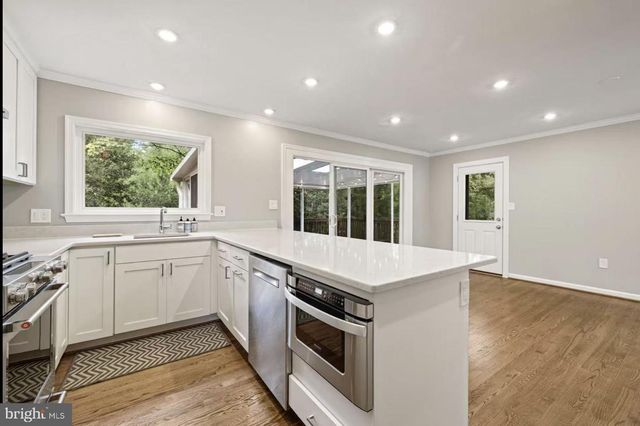 8111 WHITES FORD WAY, Potomac, MD 20854