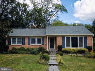 8111 WHITES FORD WAY, Potomac, MD 20854