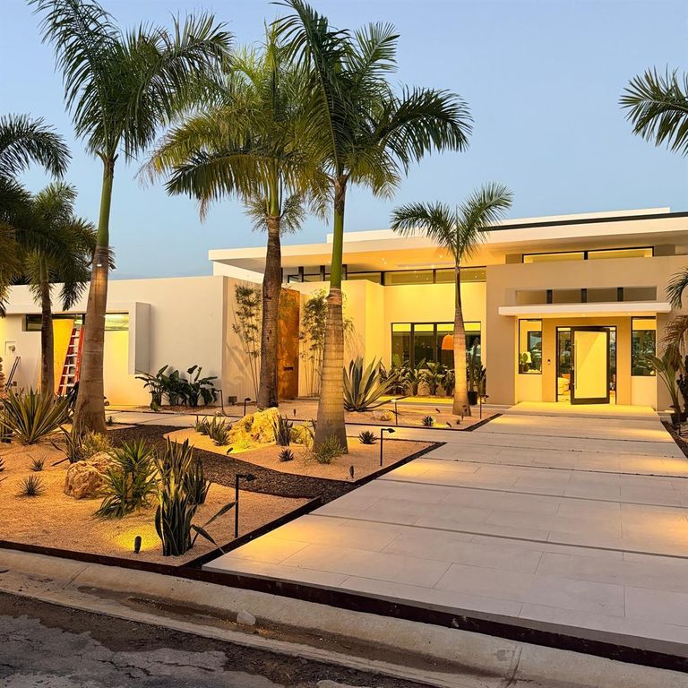 Image 1 of property listing at 11 GOLF VIEW DRIVE 11, Dorado, PR 00646