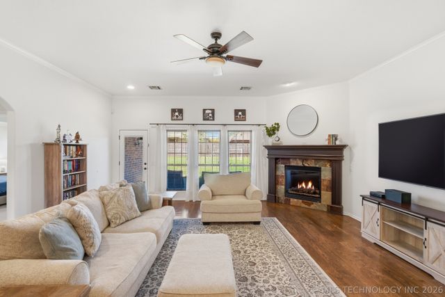 3711 W 110th Street S, Jenks, OK 74037