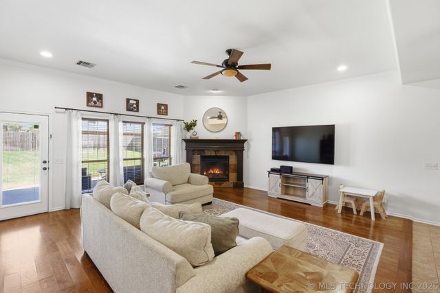 3711 W 110th Street S, Jenks, OK 74037