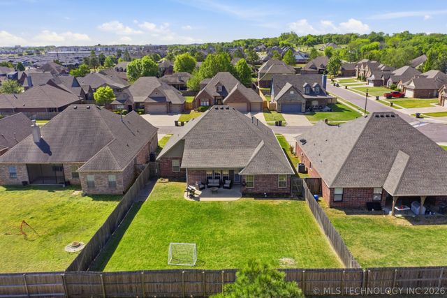 3711 W 110th Street S, Jenks, OK 74037