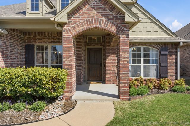 3711 W 110th Street S, Jenks, OK 74037