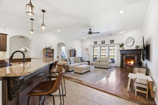 3711 W 110th Street S, Jenks, OK 74037