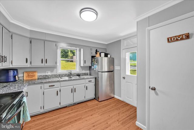 186 W MAIN ST, Adamstown, PA 19501
