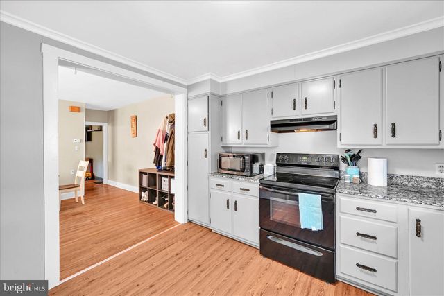 186 W MAIN ST, Adamstown, PA 19501