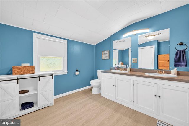 186 W MAIN ST, Adamstown, PA 19501