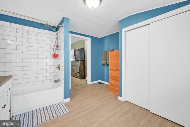 186 W MAIN ST, Adamstown, PA 19501