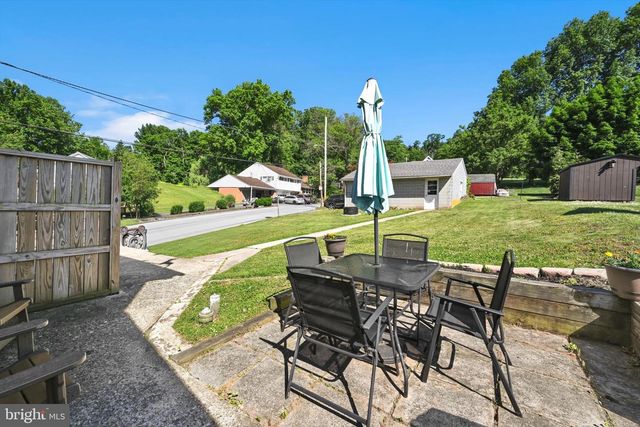 186 W MAIN ST, Adamstown, PA 19501