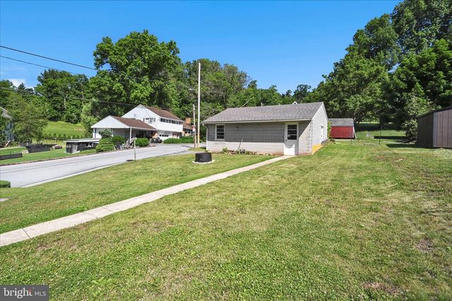186 W MAIN ST, Adamstown, PA 19501