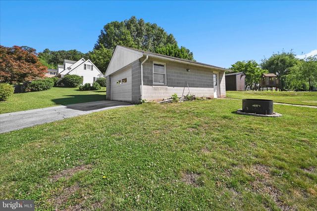 186 W MAIN ST, Adamstown, PA 19501