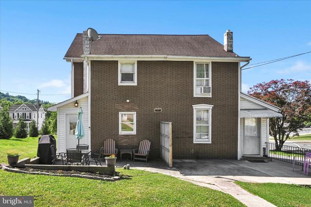 186 W MAIN ST, Adamstown, PA 19501