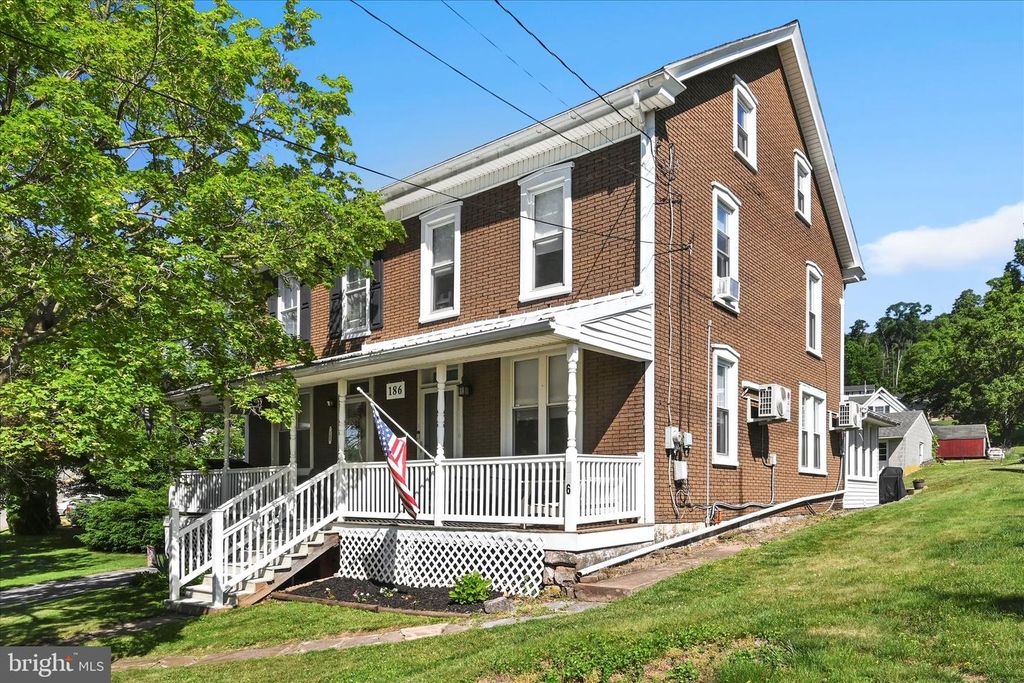 186 W MAIN ST, Adamstown, PA 19501