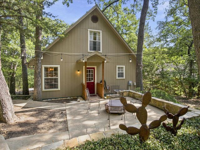196 Lakecrest Drive, Pottsboro, TX 75076