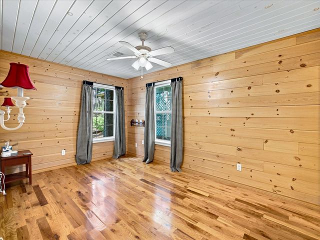 196 Lakecrest Drive, Pottsboro, TX 75076