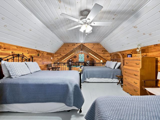 196 Lakecrest Drive, Pottsboro, TX 75076
