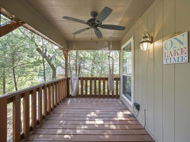 196 Lakecrest Drive, Pottsboro, TX 75076